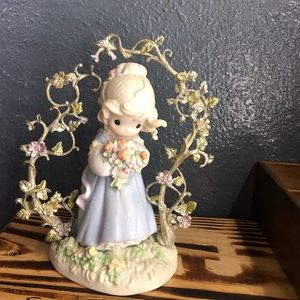 “In Gods Beautiful Garden OfLove“ precious moments